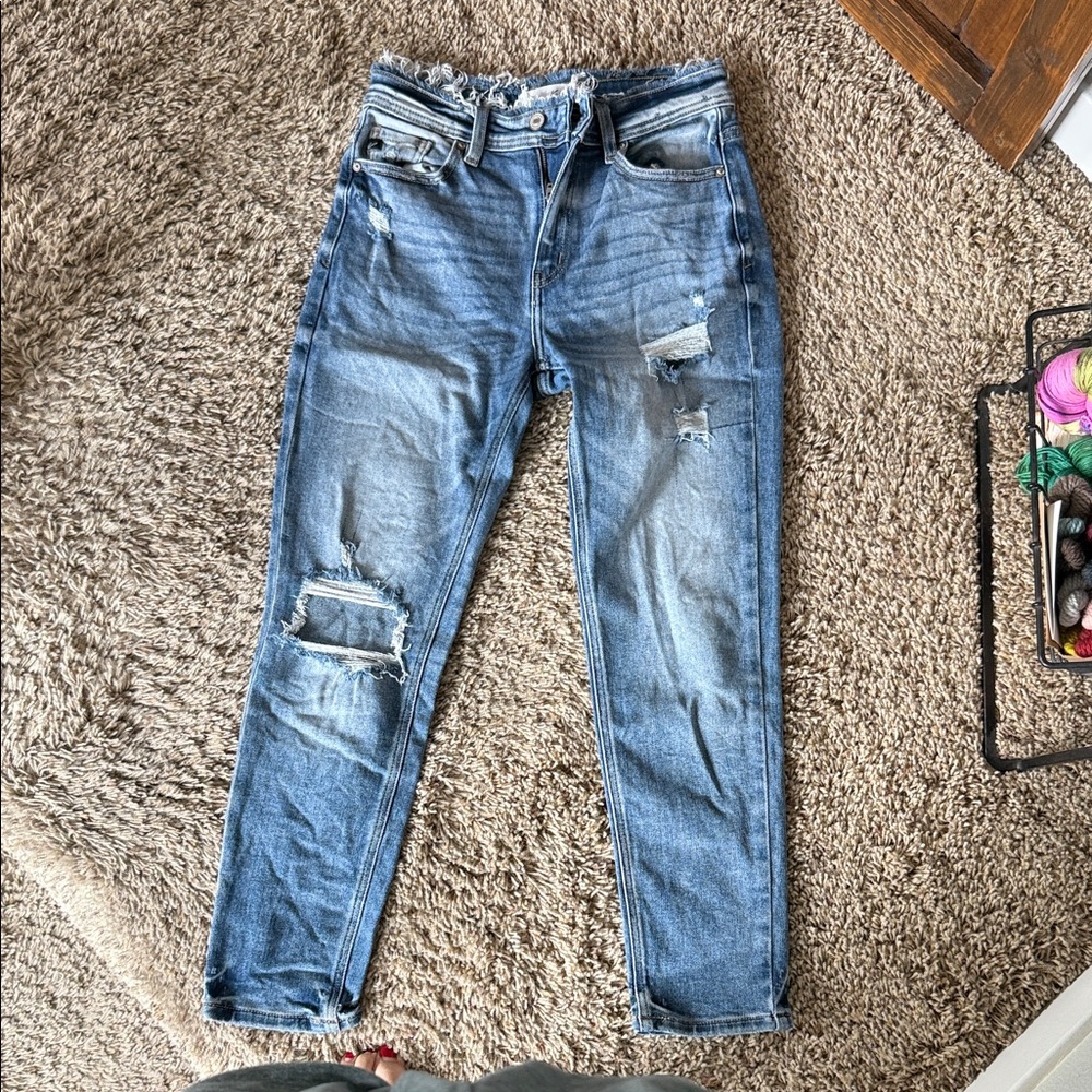 KanCan Distressed Mid Rise Straight Leg Jeans with Frayed Details. Size 25. EUC